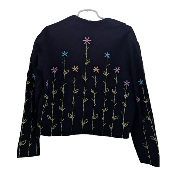 Bleu Bayou black cotton button up floral embroidered cropped jacket, size Large - Picture 2 of 3